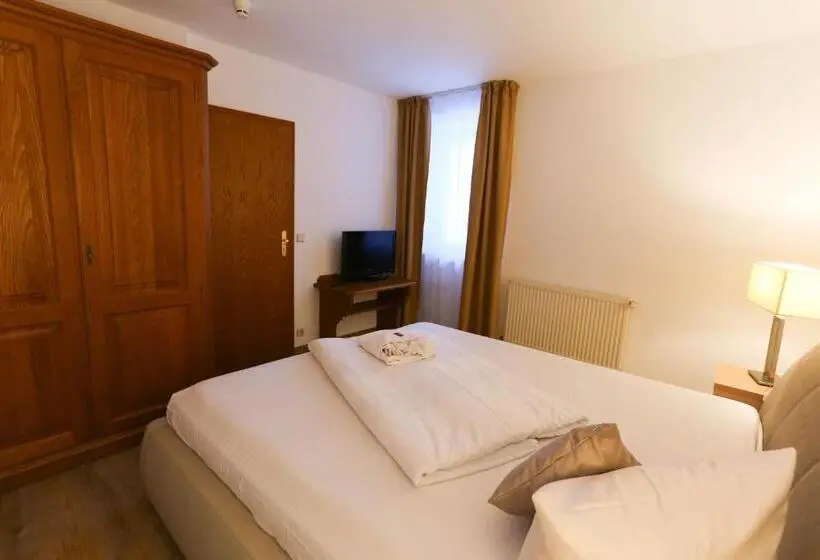 Perhesviitti, Parkhotel Forsthaus
