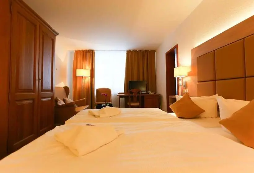 Perhesviitti, Parkhotel Forsthaus