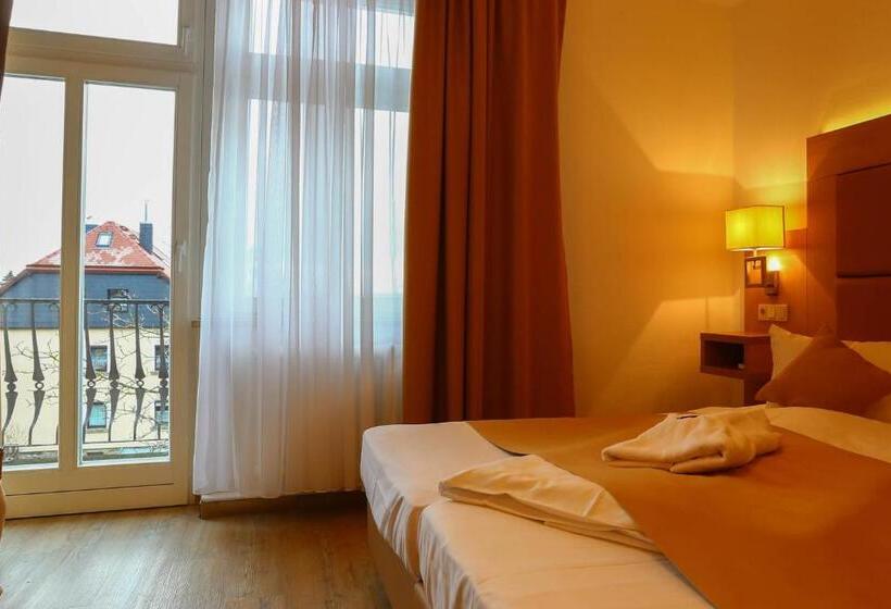 バルコニー付きスタンダードルーム, Parkhotel Forsthaus