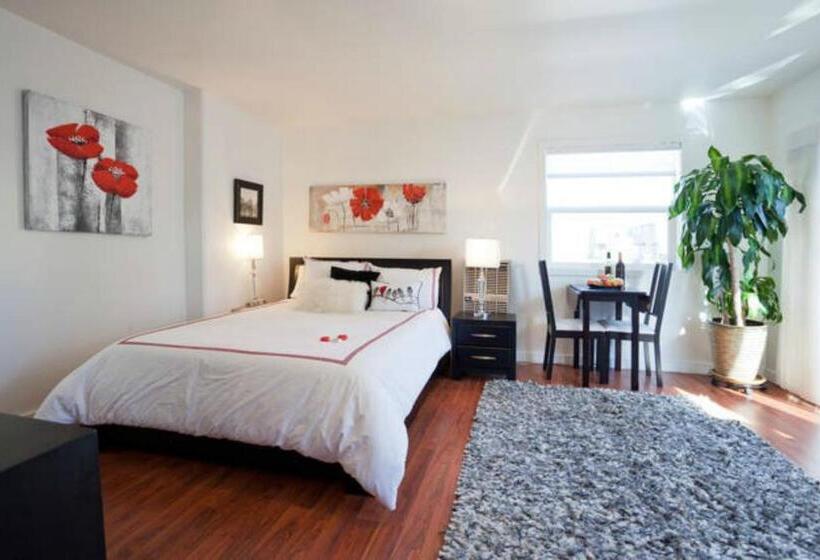 خانه 2 خوابه, A Float Home B&b In Fisherman’s Wharf