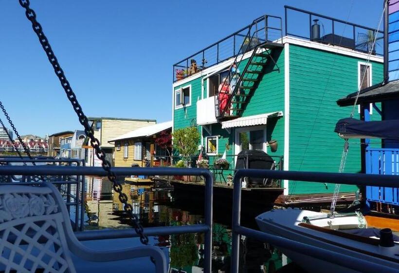 خانه 2 خوابه, A Float Home B&b In Fisherman’s Wharf