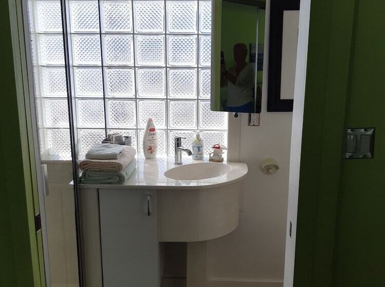 اتاق استاندارد, A Float Home B&b In Fisherman’s Wharf