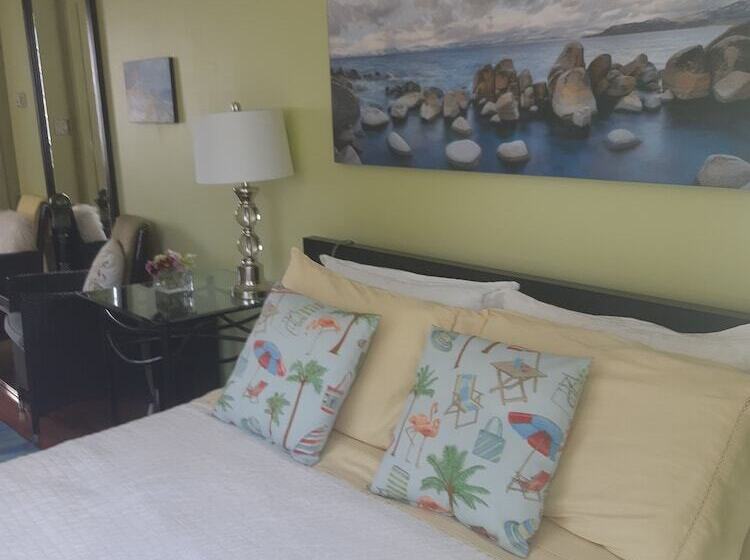 اتاق استاندارد, A Float Home B&b In Fisherman’s Wharf