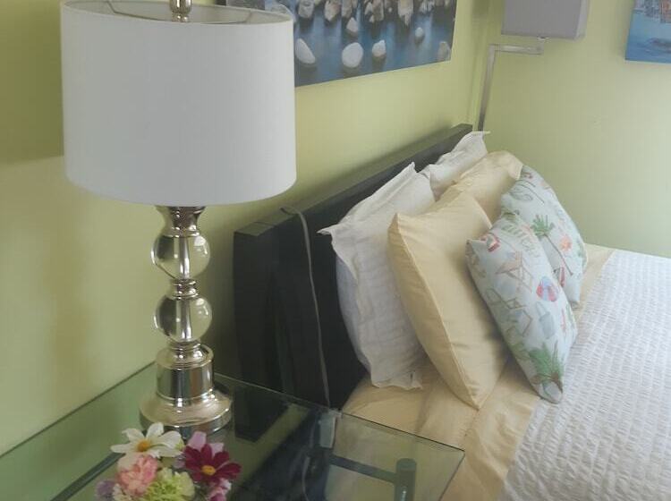 اتاق استاندارد, A Float Home B&b In Fisherman’s Wharf