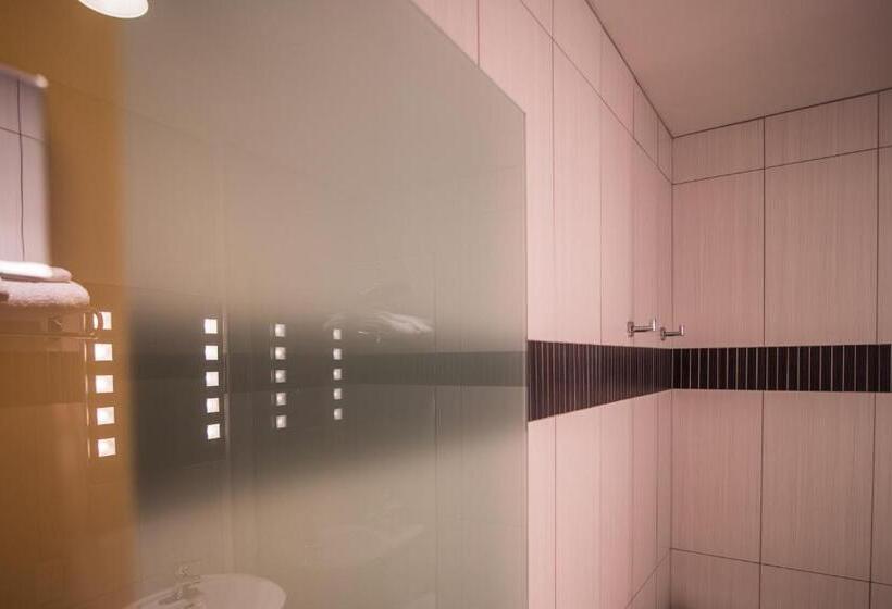 豪华房间, Adventure