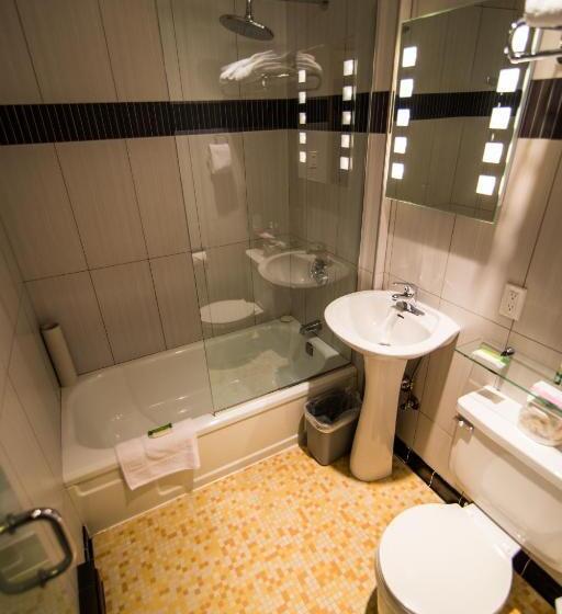 غرفة ديلوكس, Adventure