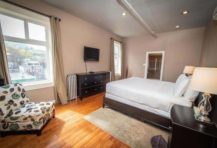 جناح إدارى, Adventure