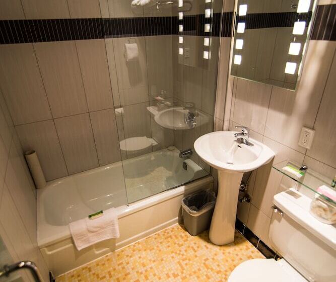 غرفة ديلوكس, Adventure