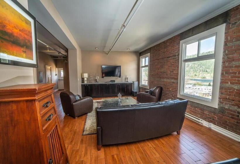 جناح إدارى, Adventure