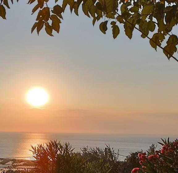 4인용 수피리어 룸, Argo Apartments