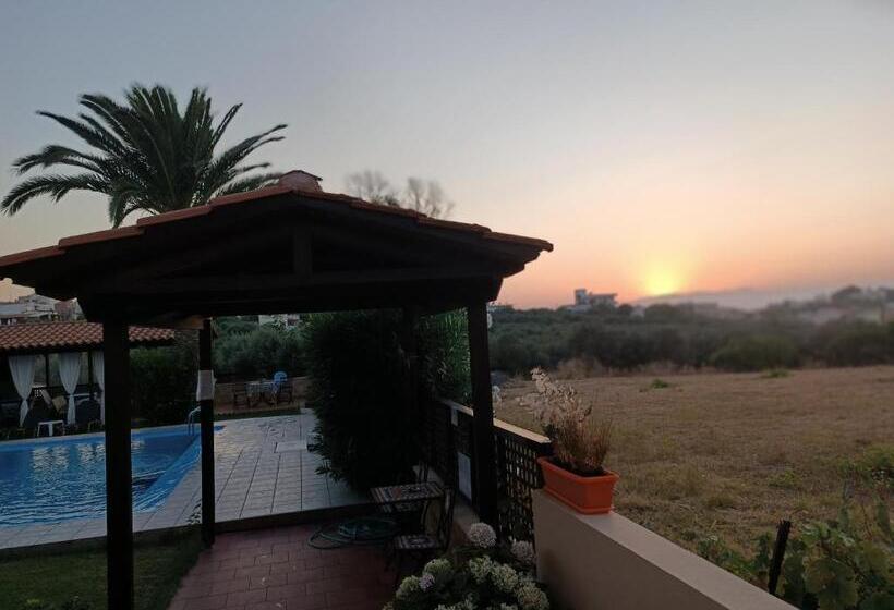 침실 2개 아파트, Argo Apartments