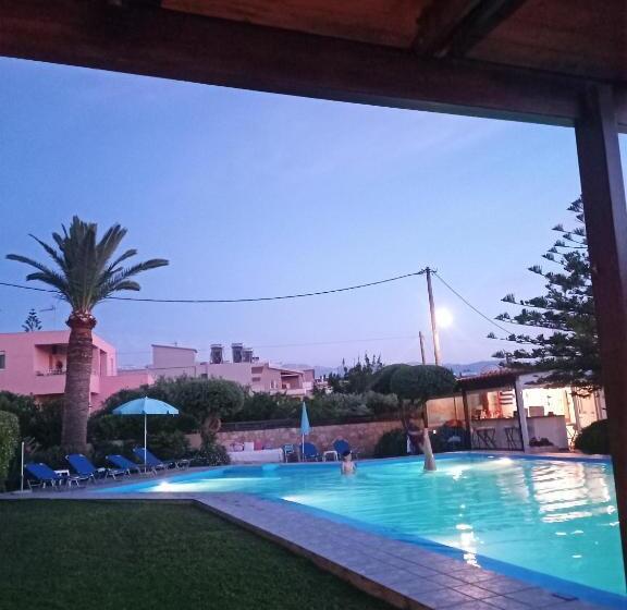 침실 2개 아파트, Argo Apartments