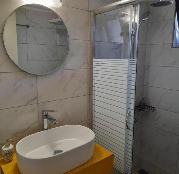 4인용 수피리어 룸, Argo Apartments