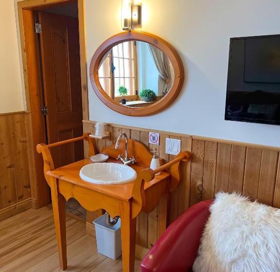 חדר סטנדרט נוף לים, Auberge Au Poste De Traite