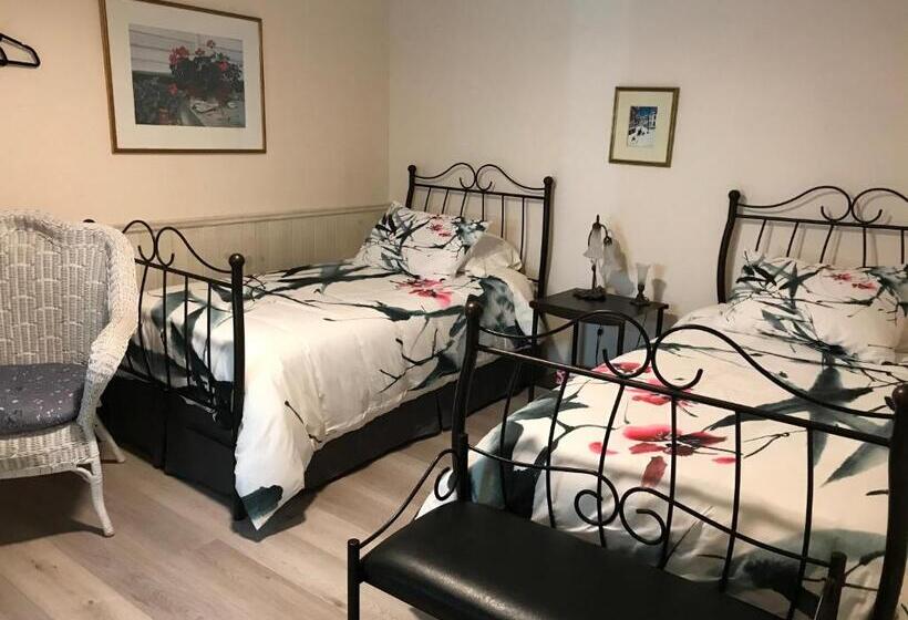 Номер Стандарт, Auberge Du Sault à La Puce