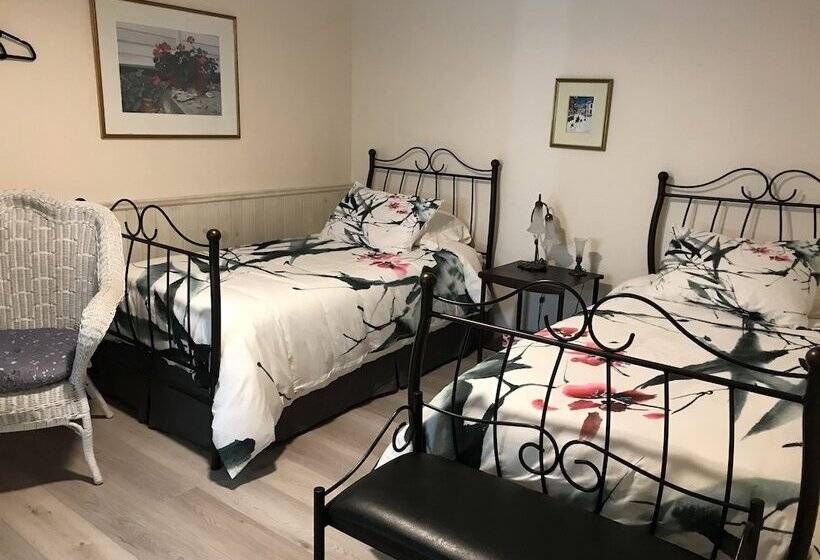 Номер Стандарт, Auberge Du Sault à La Puce