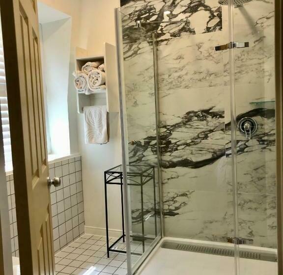 Номер Стандарт, Auberge Du Sault à La Puce