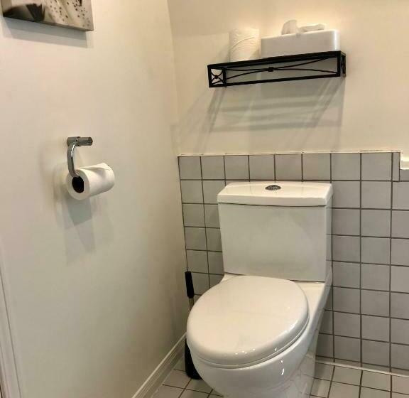 Номер Стандарт, Auberge Du Sault à La Puce