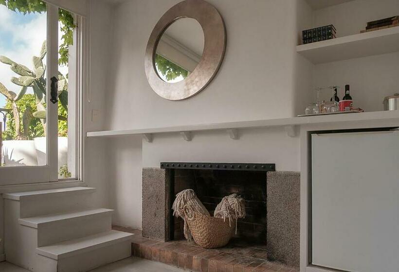 اتاق پرمیوم, Charco