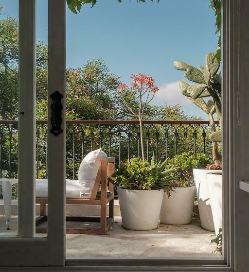 اتاق پرمیوم, Charco