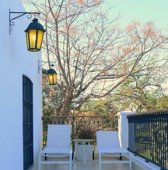 اتاق پرمیوم, Charco