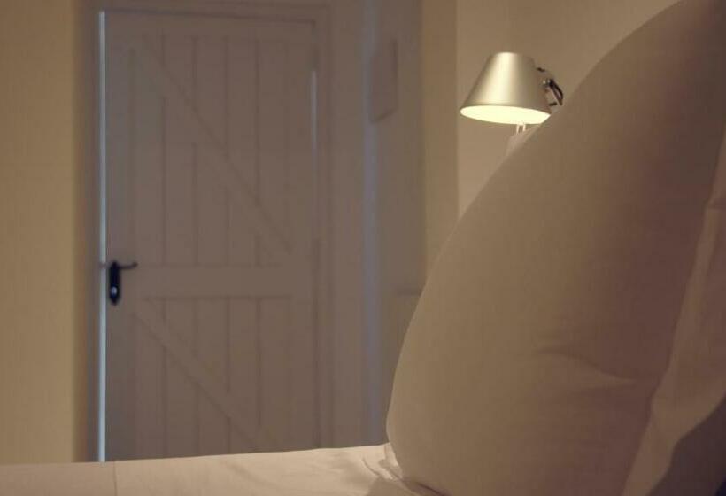 اتاق پرمیوم, Charco