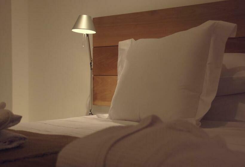 اتاق پرمیوم, Charco