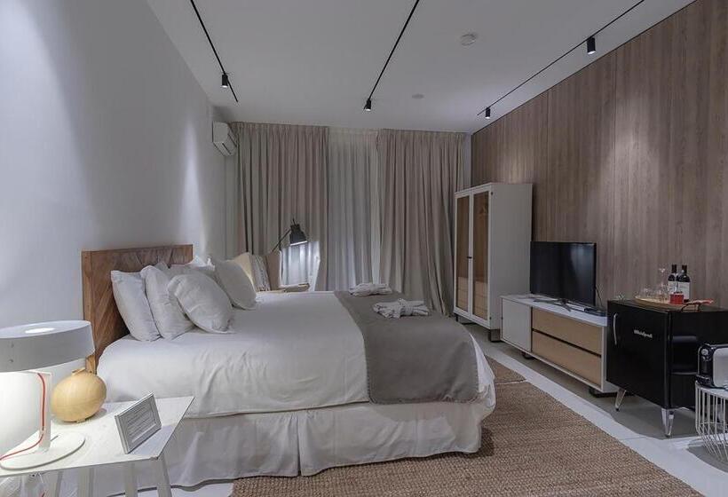 سوییت اجرایی, Charco