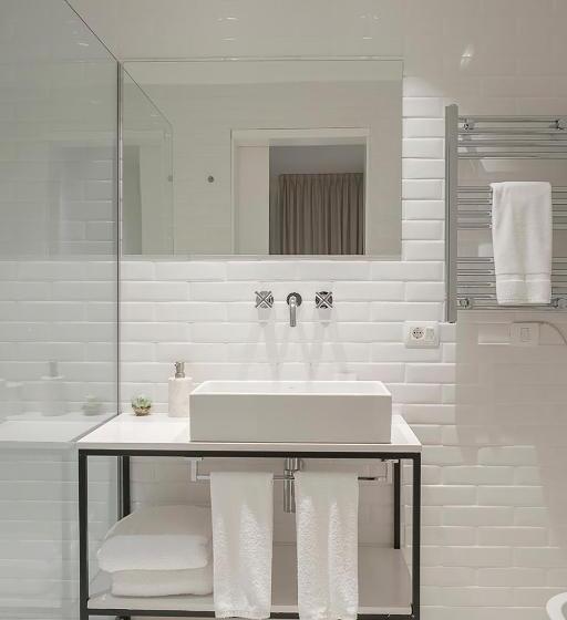 سوییت اجرایی, Charco