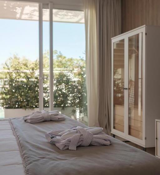 سوییت اجرایی, Charco