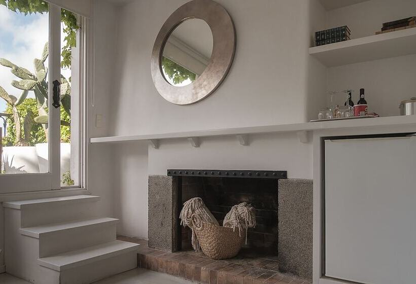 سوئیت پریمیوم, Charco