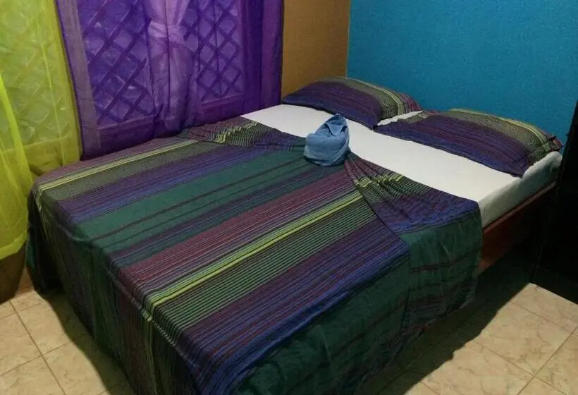 اتاق عادی, El Icaco Tortuguero