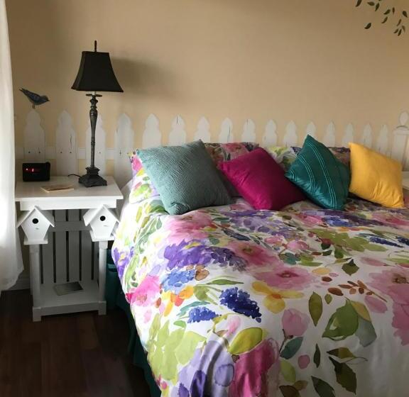 带大床的标准间, Golden Pathways Retreat And B&b
