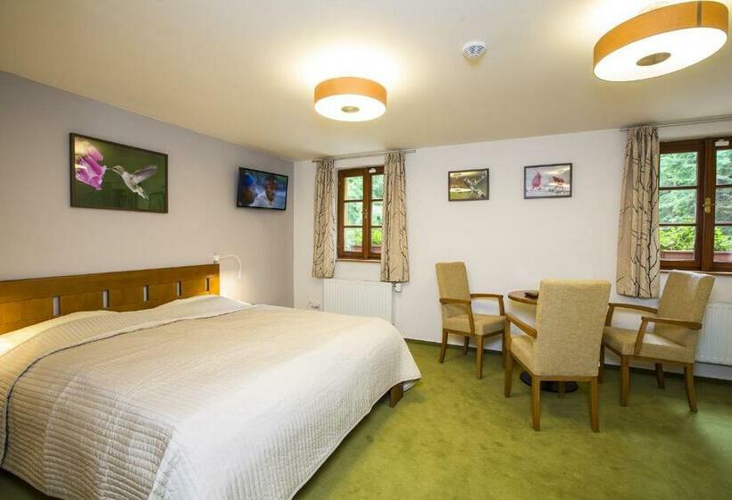 スタンダードトリプルルーム, Hotýlek Pod Smrkem