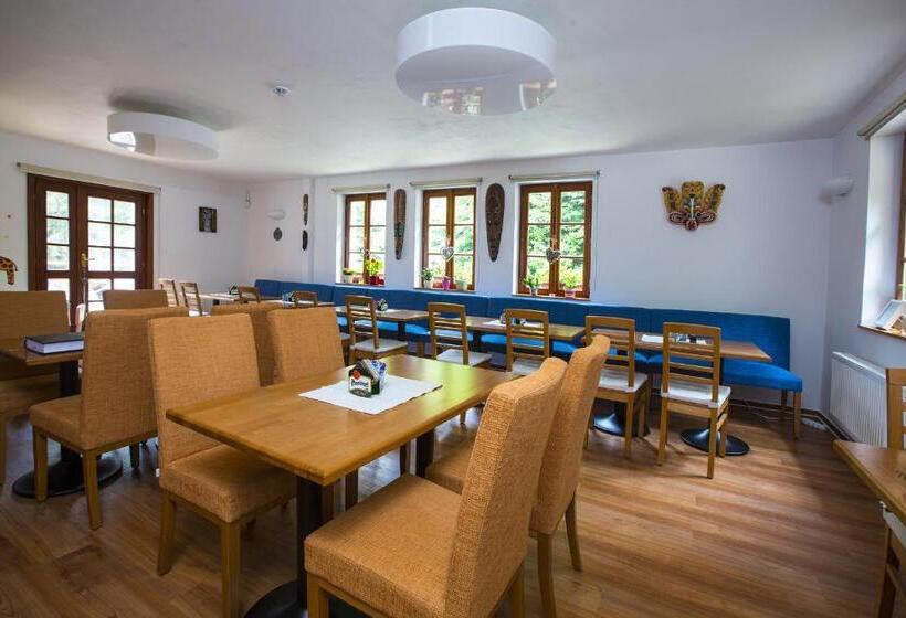 スタンダード４人部屋, Hotýlek Pod Smrkem