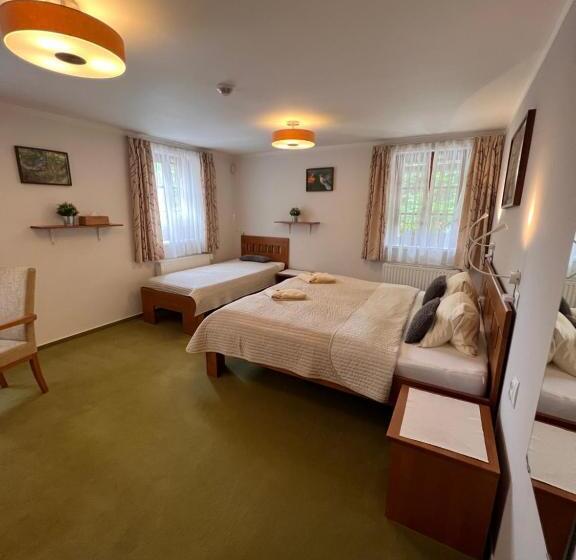 スタンダードトリプルルーム, Hotýlek Pod Smrkem