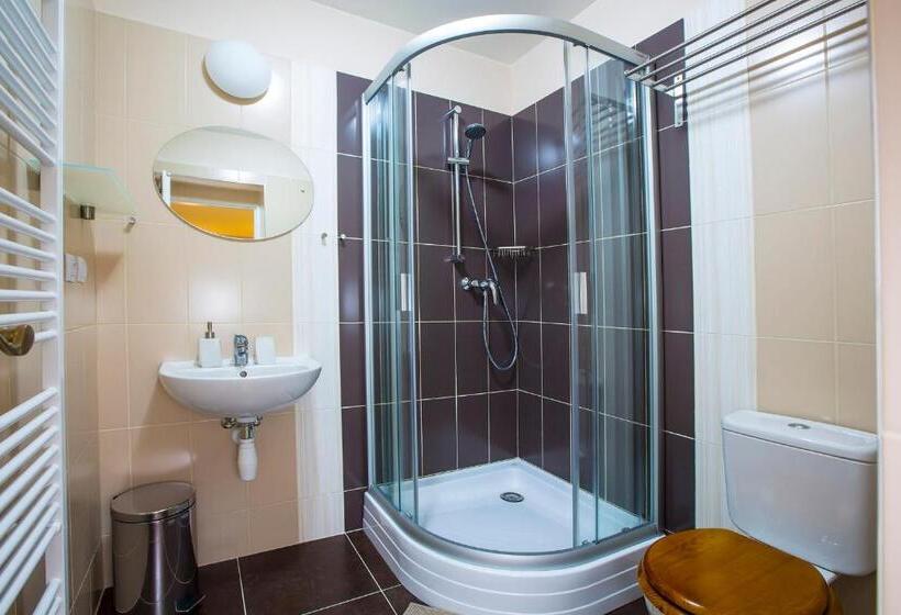 スタンダード４人部屋, Hotýlek Pod Smrkem