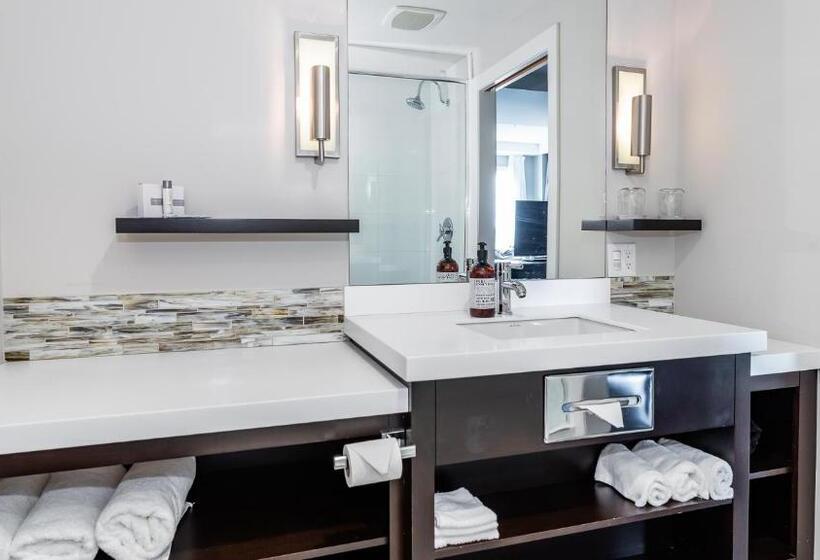 스탠다드 스튜디오, Hôtel Shediac