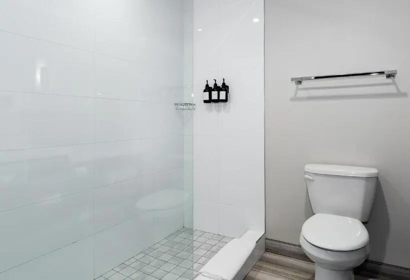 Standard-studio, Hôtel Shediac
