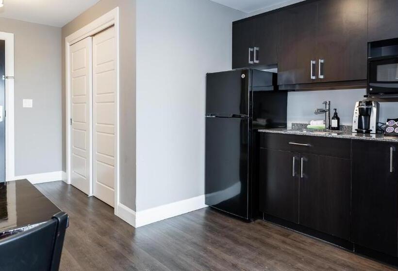 스탠다드 스튜디오, Hôtel Shediac