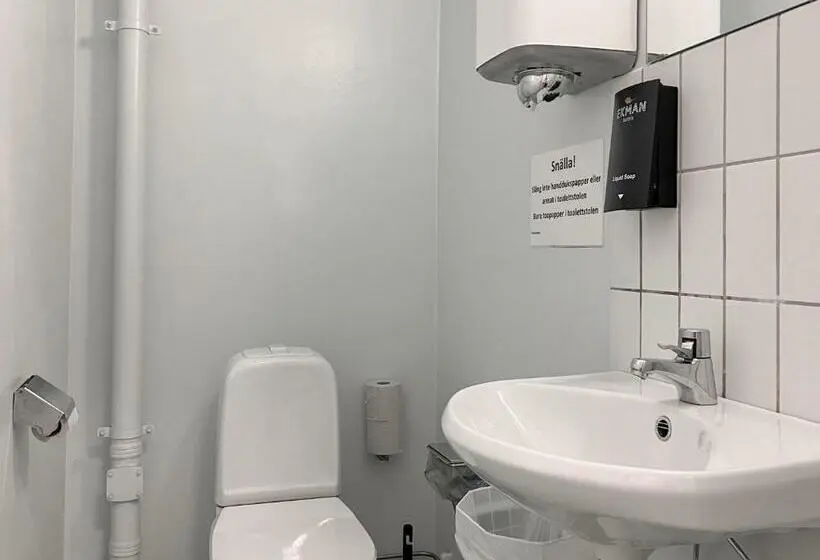 Standard Neljän Hengen Huone, Krongården Vandrarhem
