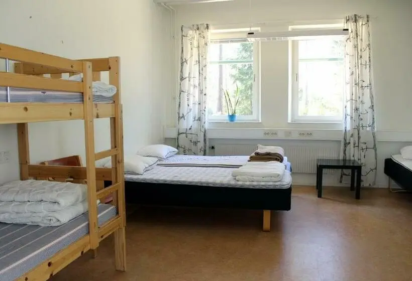 Perhehuone, Krongården Vandrarhem