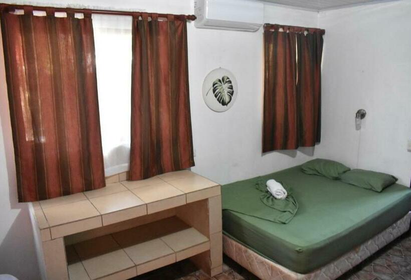 חדר סטנדרט לארבעה, La Casona De Tortuguero