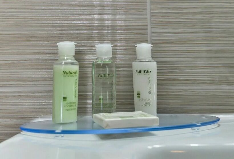 غرفه قياسيه سريرين مزدوجين, Nu Hotel Toronto Airport