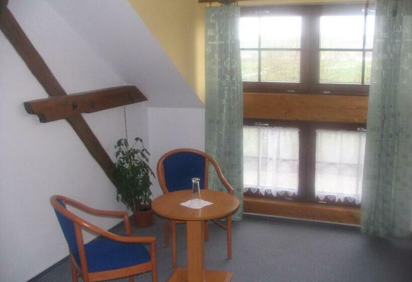 标准三人间, Pension Smetanuv Statek