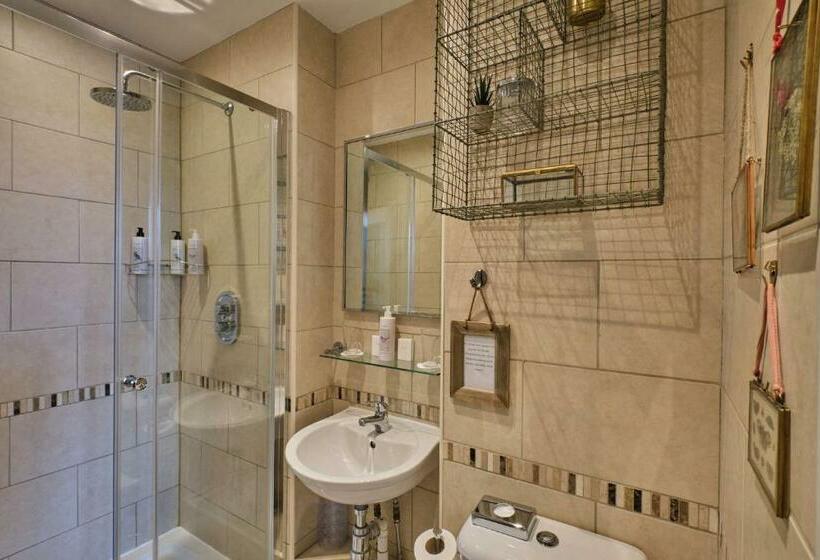 Номер Стандарт, The Bulls Head