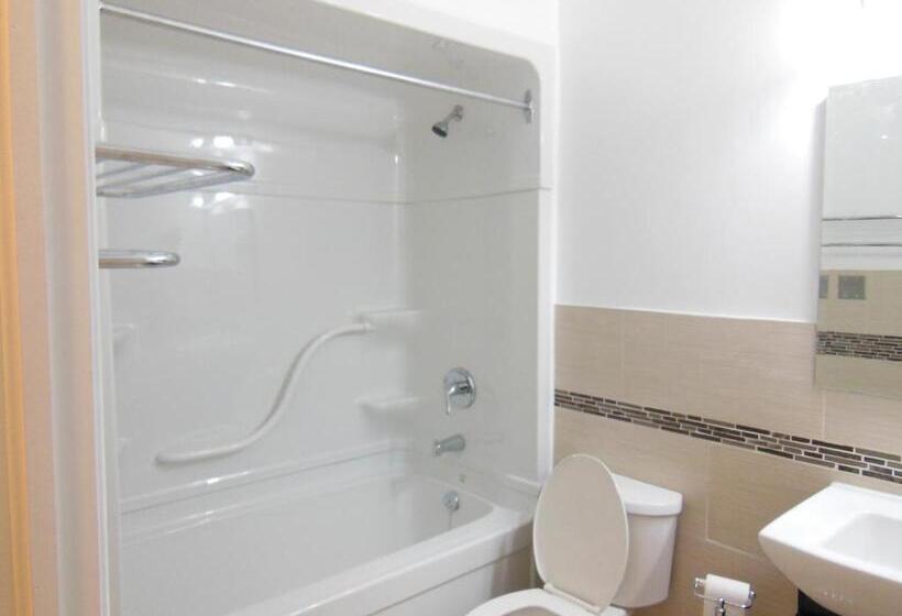 חדר סטנדרט עם מיטת קינג, Nu Hotel Toronto Airport