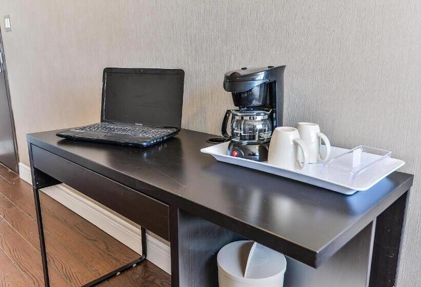 חדר סטנדרט עם מיטת קינג, Nu Hotel Toronto Airport