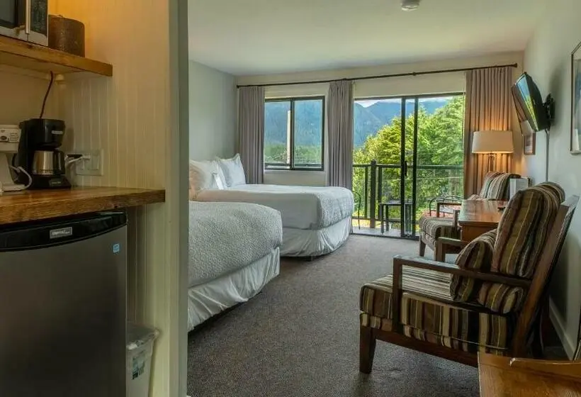 オーシャンビュースタンダードルームバルコニー付き, Tofino Motel Harborview