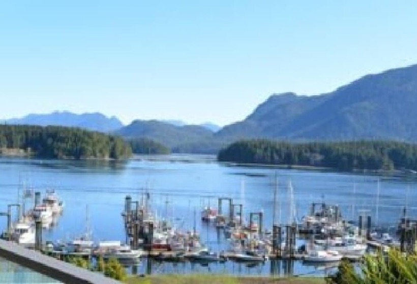 חדר סטנדרט מותאם לאדם עם מוגבלויות, Tofino Motel Harborview